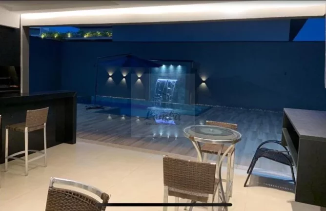 Imagem Casa de Luxo no Condomínio Villa Jardim - 4 Suítes, 3 Salas e 355 m² - Cuiabá-MT