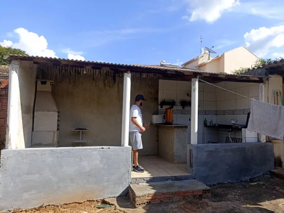 Imagem Oportunidade Única na Avenida São Carlos, Tatuí: Residência e Potencial Comercial por R$600 Mil