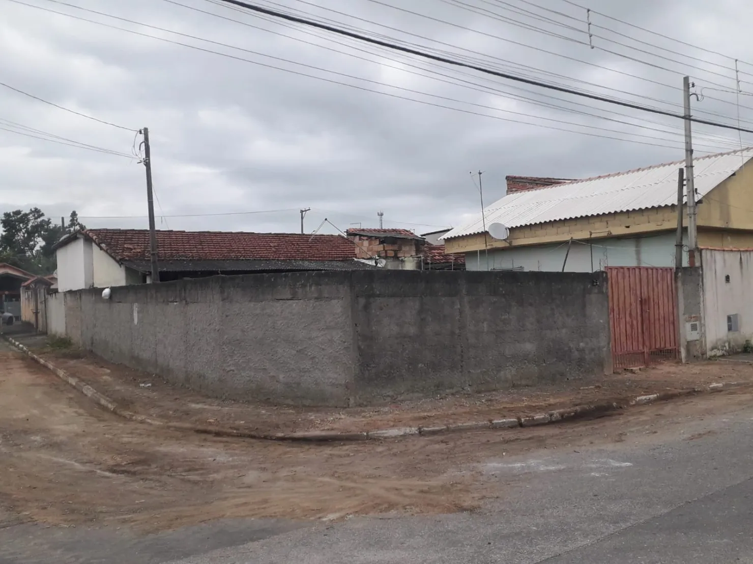 Imagem Terreno à venda Vila São Benedito, Pindamonhangaba - SP