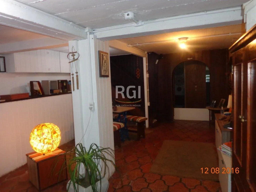 Imagem Casa para Venda - 240m², 6 dormitórios, 4 vagas - Teresópolis