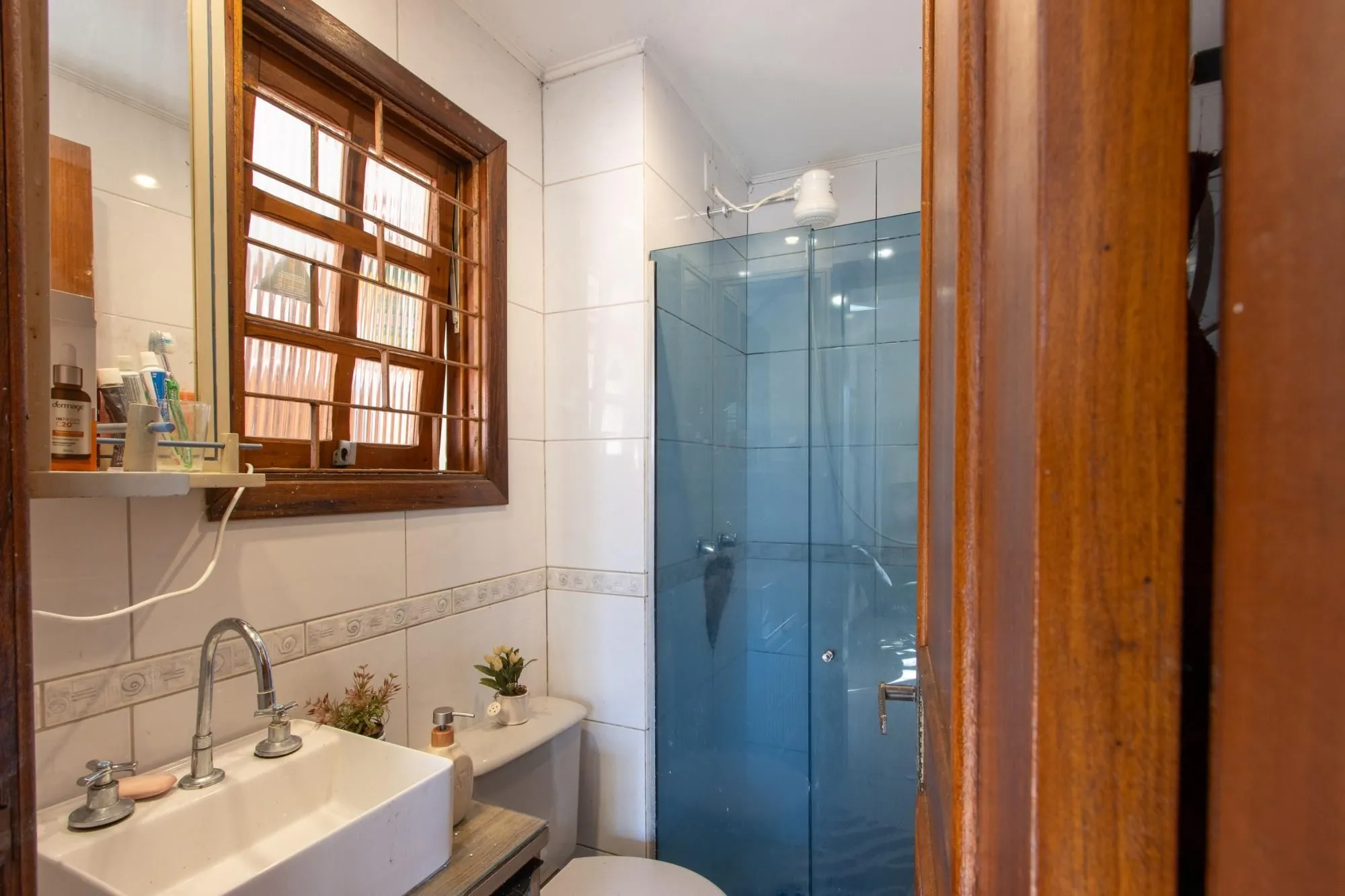 Imagem Casas de Condomínio para venda com Churrasqueira e 3 quartos, 145