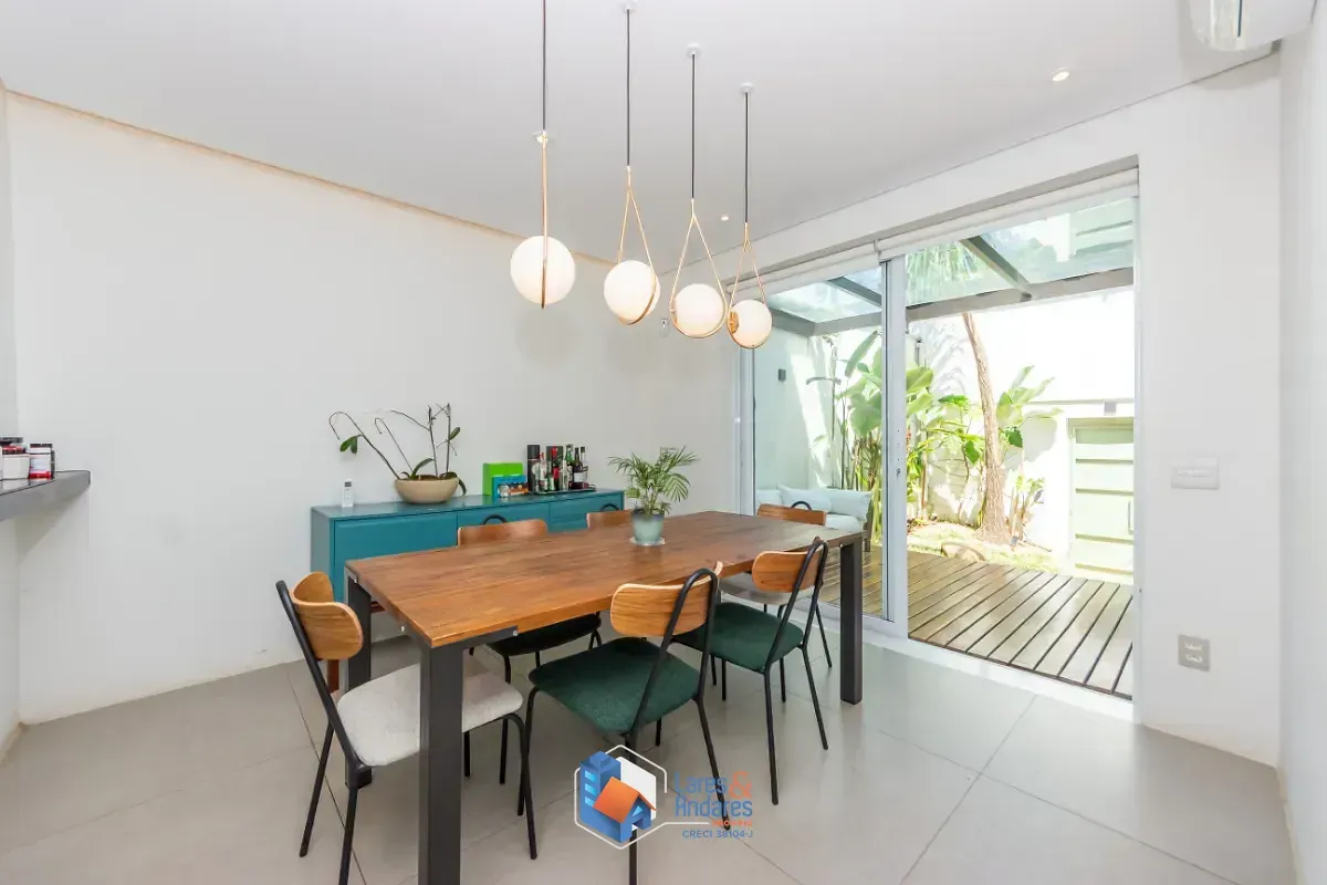 Foto do imóvel Casa para venda em Campo Belo com 3 quartos, sendo 2 suítes, 280m² em Rua Gil Eanes