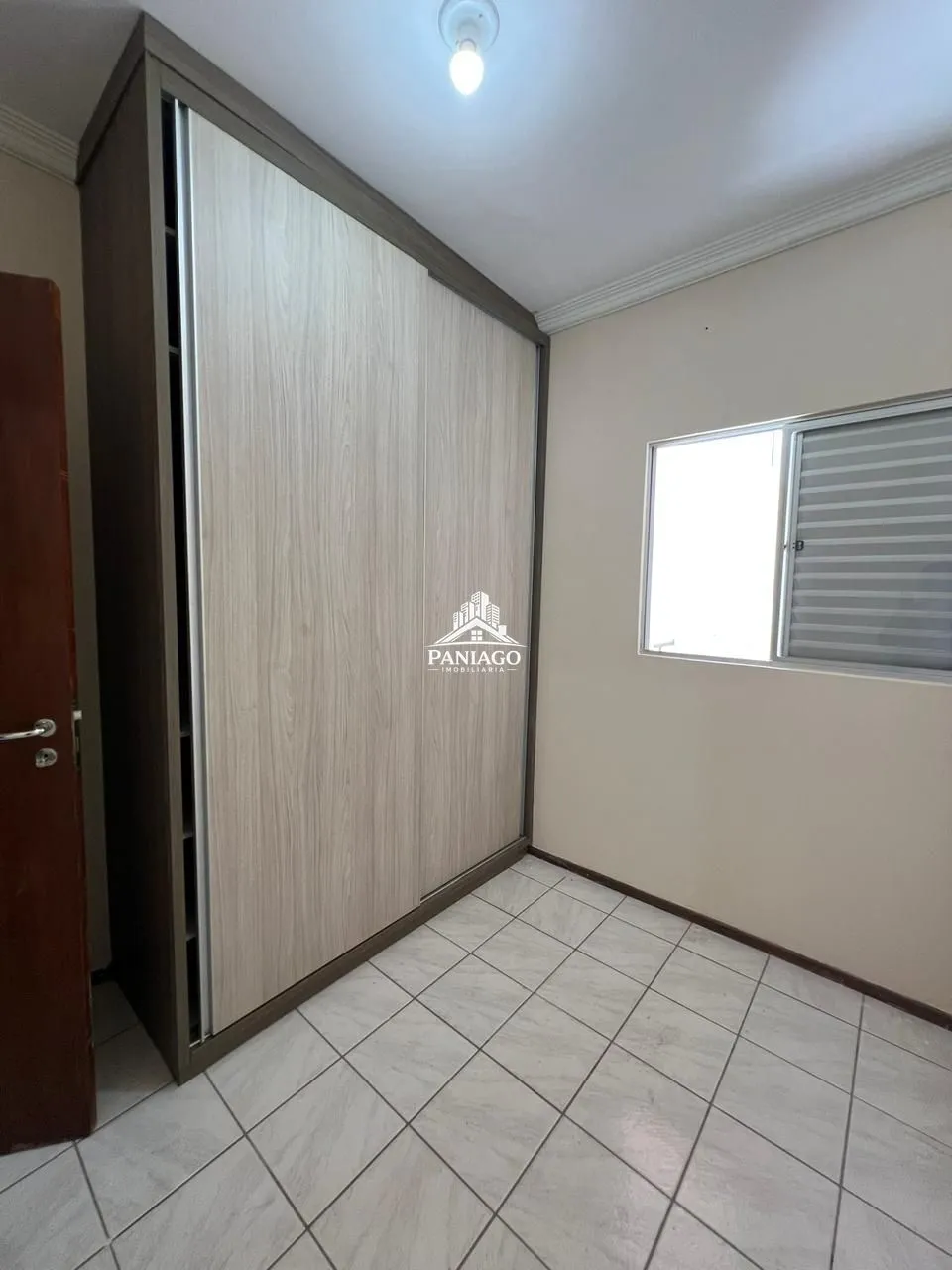 Imagem Locação/Venda casa em condomínio c/3 quartos (1 suíte), Bairro Areão, Cuiabá-MT