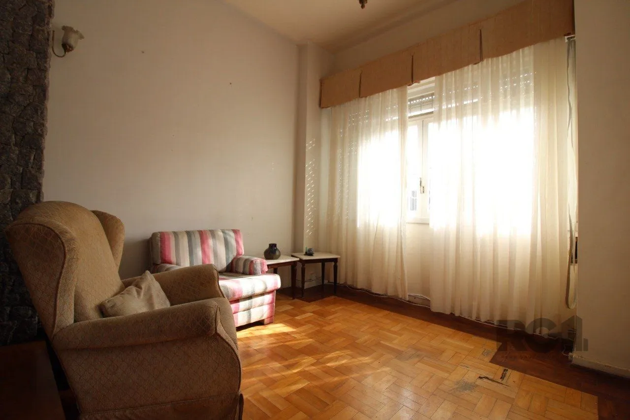 Imagem Casa à venda 4 quartos (dormitórios), suíte, 3 vagas - Partenon, Porto Alegre