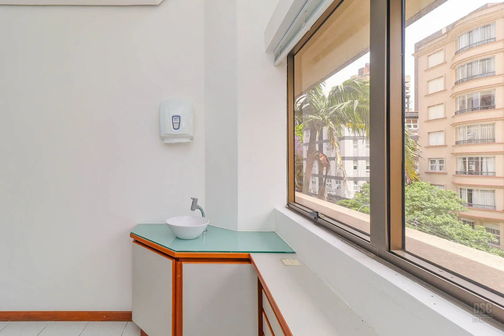 Imagem Sala comercial em um ponto excelente da Rua Padre Chagas.