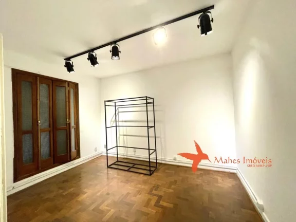 Imagem Casa para locação em Pinheiros, São Paulo-SP: 5 quartos, 5 salas, 2 banheiros, 2 vagas de garagem, 190m² de área.