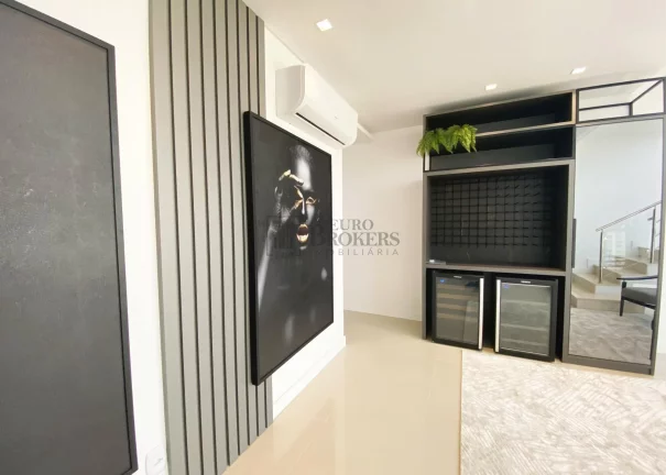 Imagem Cobertura duplex mobiliada e decorada em Balneário Camboriú.