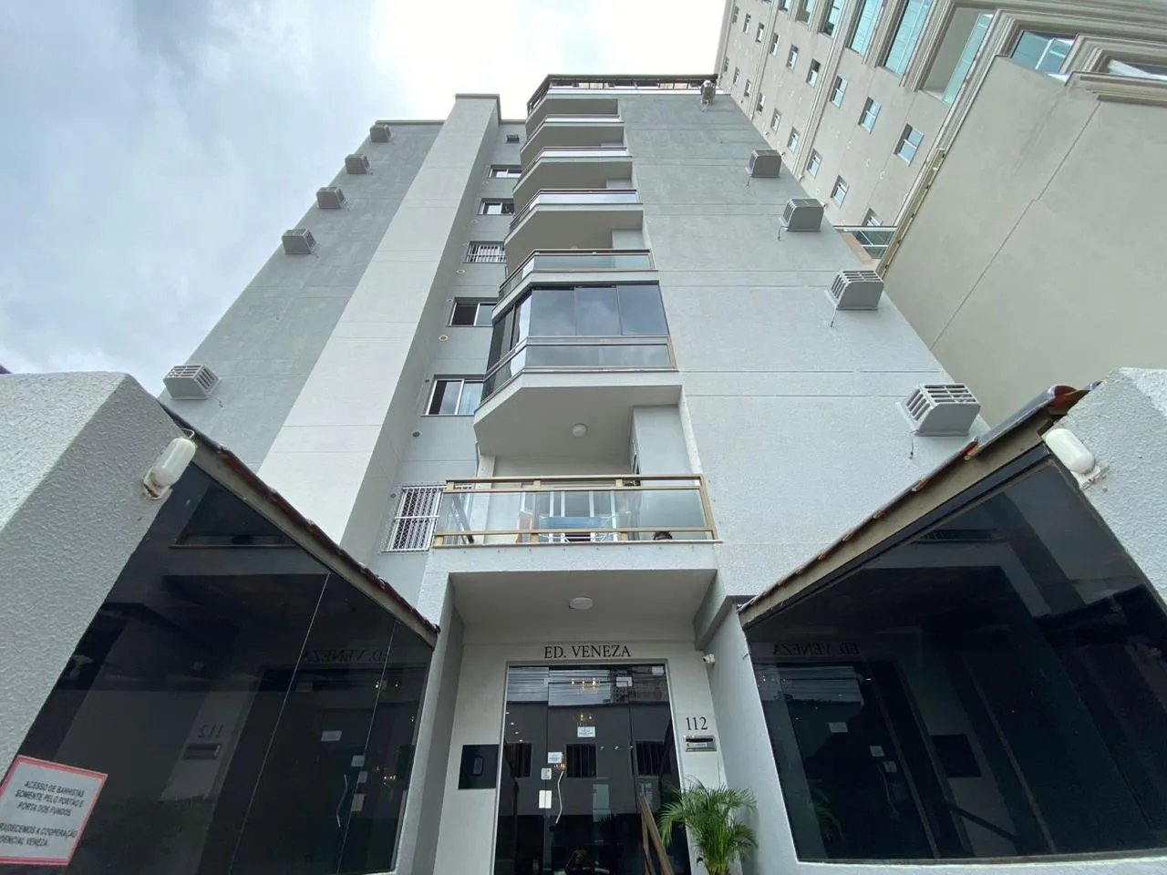 Imagem Apartamento à venda com 702m2 por R$ 850.000,00