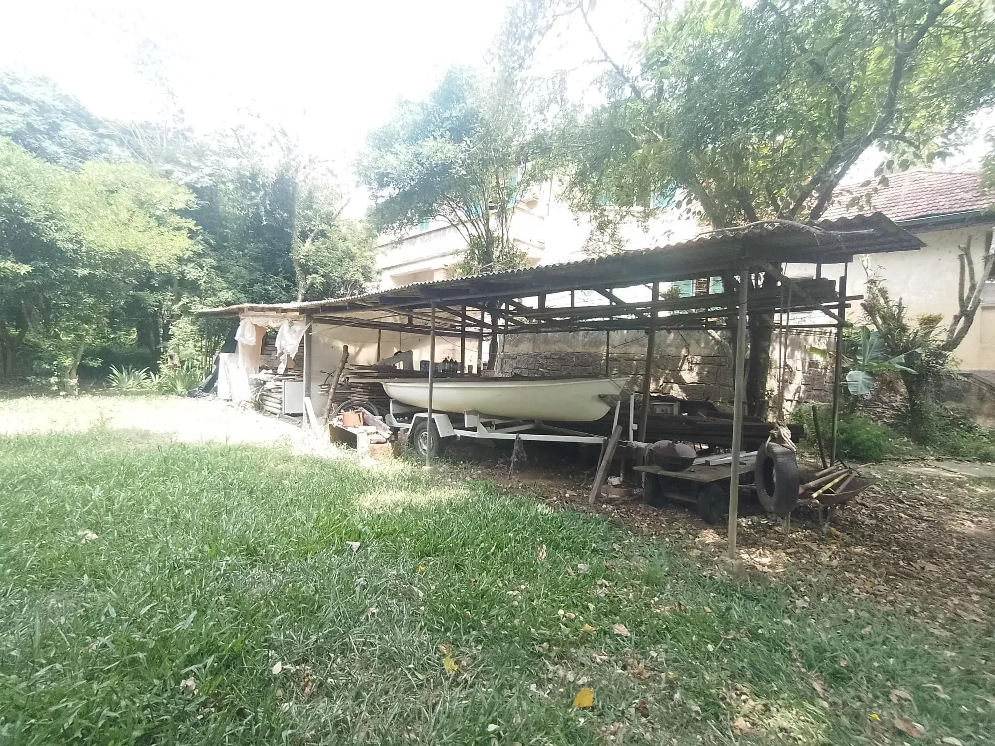 Imagem Terreno com área de 3.600m2 com 43m de margem no Rio Guaíba
