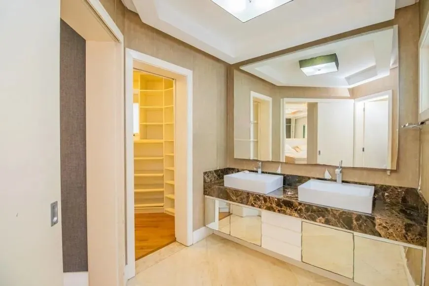 Imagem Casa em condomínio 4 suítes no bairro Ecoville