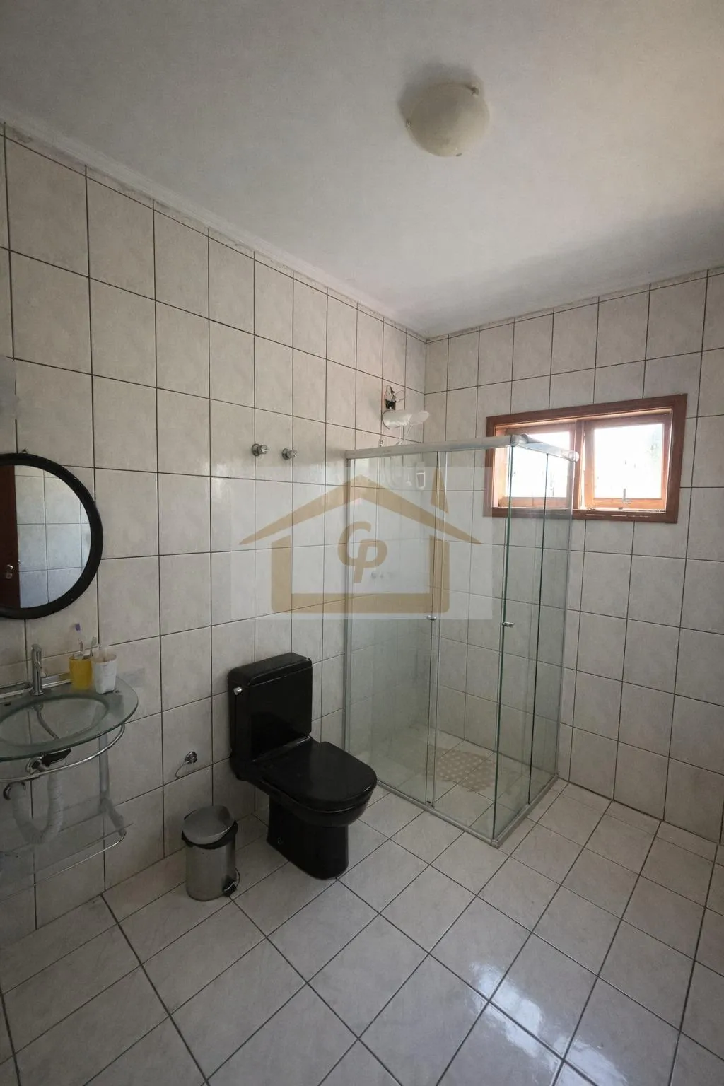 Imagem Encantadora! São 4 quartos (1 suíte), 4 vagas cobertas