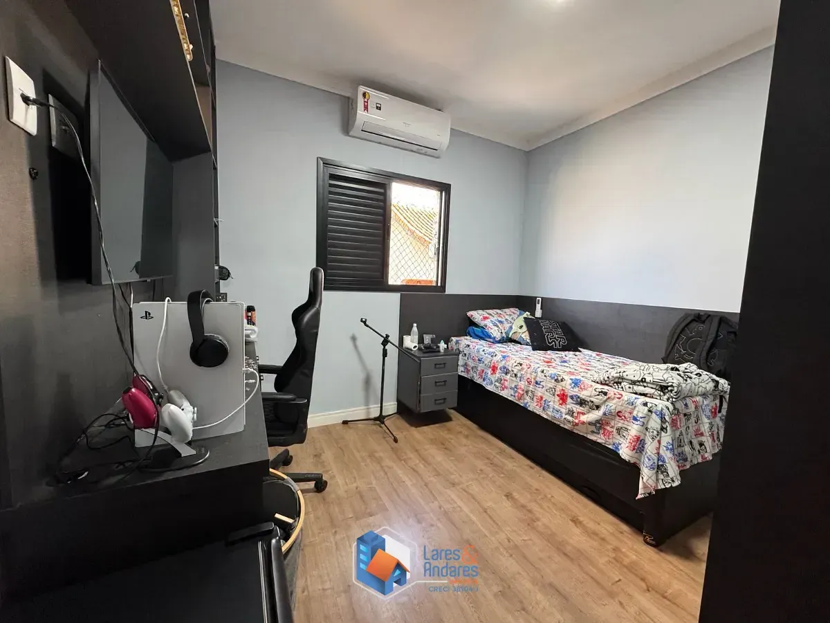 Imagem Sobrado para venda em Penha de França com 3 quartos, sendo 1 suíte, 15,715m²