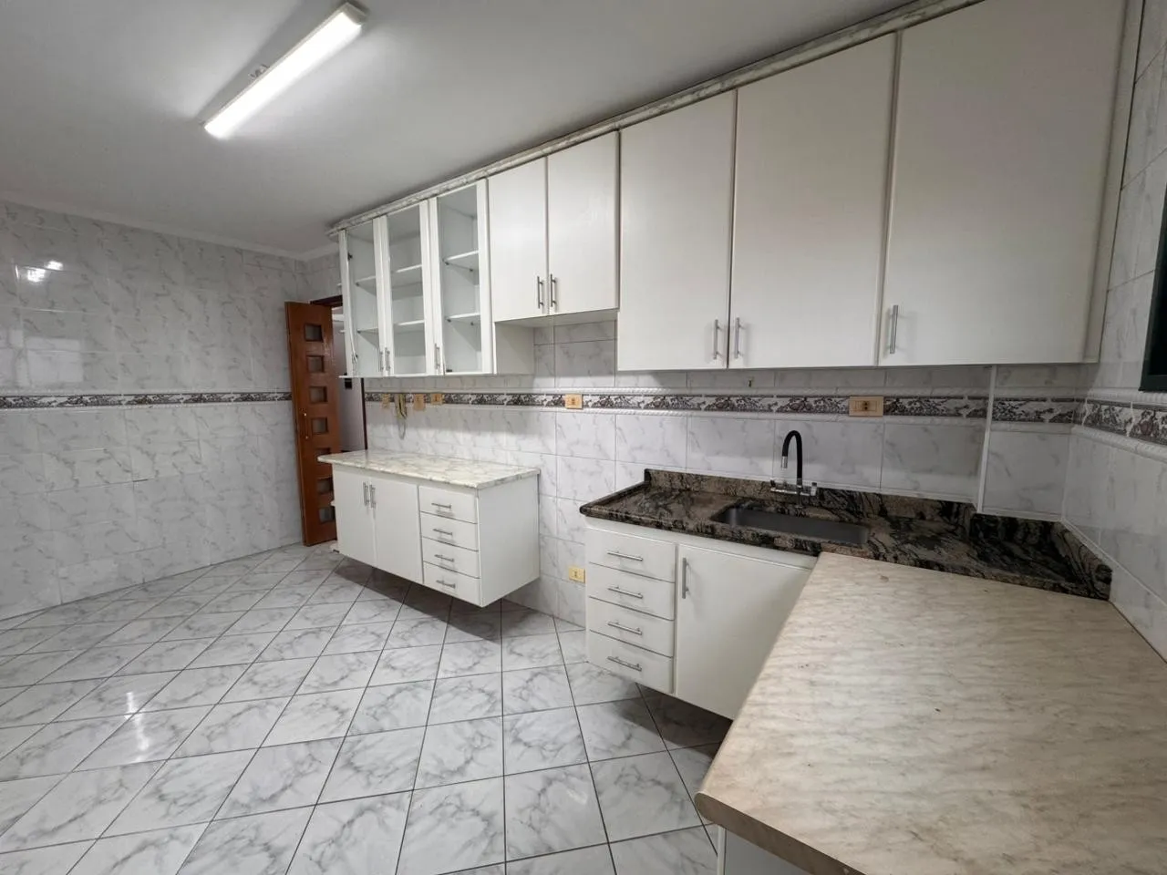 Imagem Apartamento para Venda em Praia Grande, Canto do Forte, 2 dormitórios, 1 suíte, 1 banheiro, 1 vaga