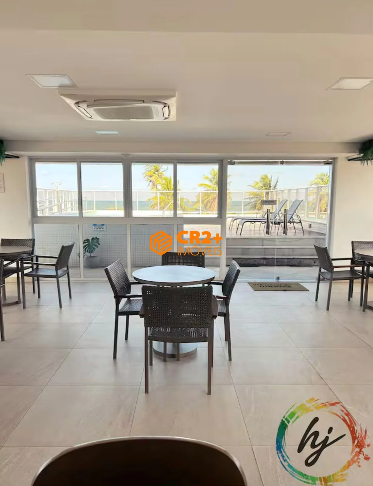 Imagem Vendo cobertura -50m²-frente mar em João Pessoa no Cabo Branco.