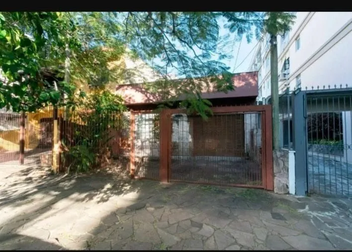 Imagem Casa a venda Bairro Petrópolis/ 3 Dormitórios 2 Vagas