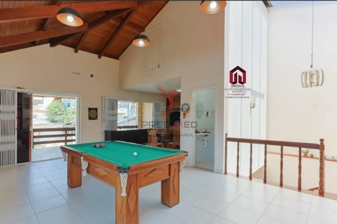 Imagem Casa a venda em Florianópolis SC Bairro Trindade com 4 quartos, sendo 2 suítes ,295m²
