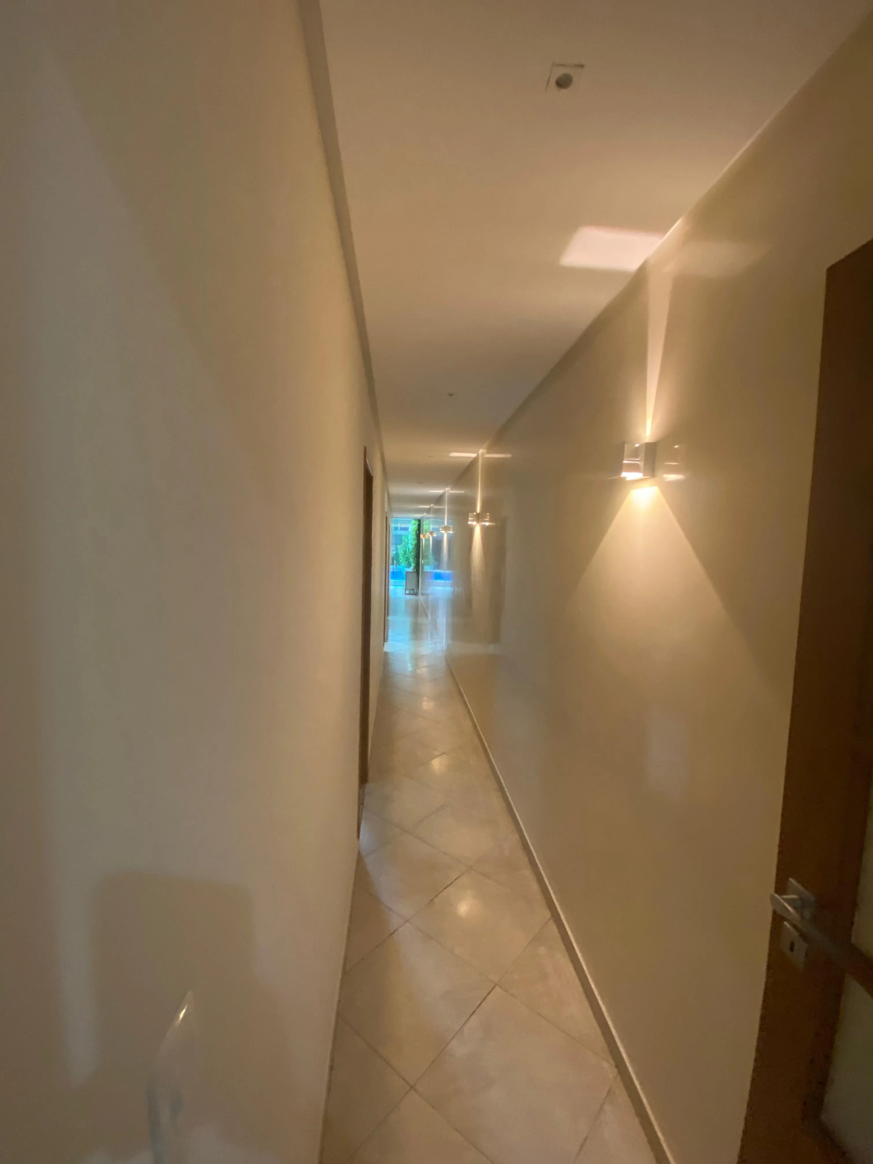 Imagem Residência Exclusiva no Embaré: Elegância, Conforto e Sofisticação em Cada Detalhe