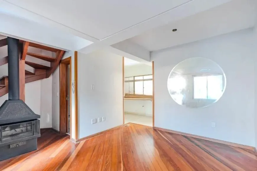 Imagem Casa em condomínio com 3 dormitórios, suíte, sótão e lazer completo - 106m²