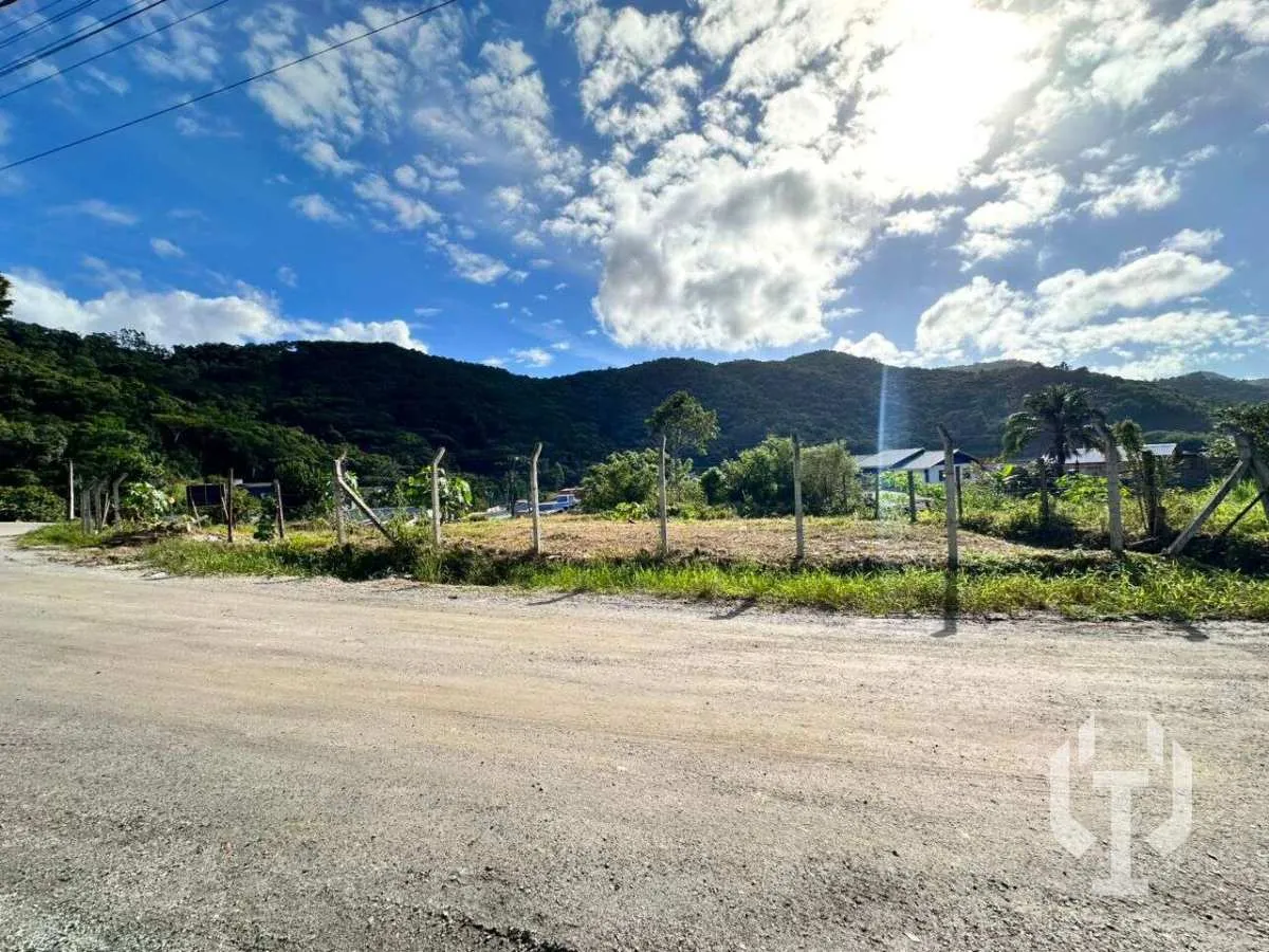Imagem Terreno à venda em Itapema, Casa Branca, com 2 quartos, 1015m2