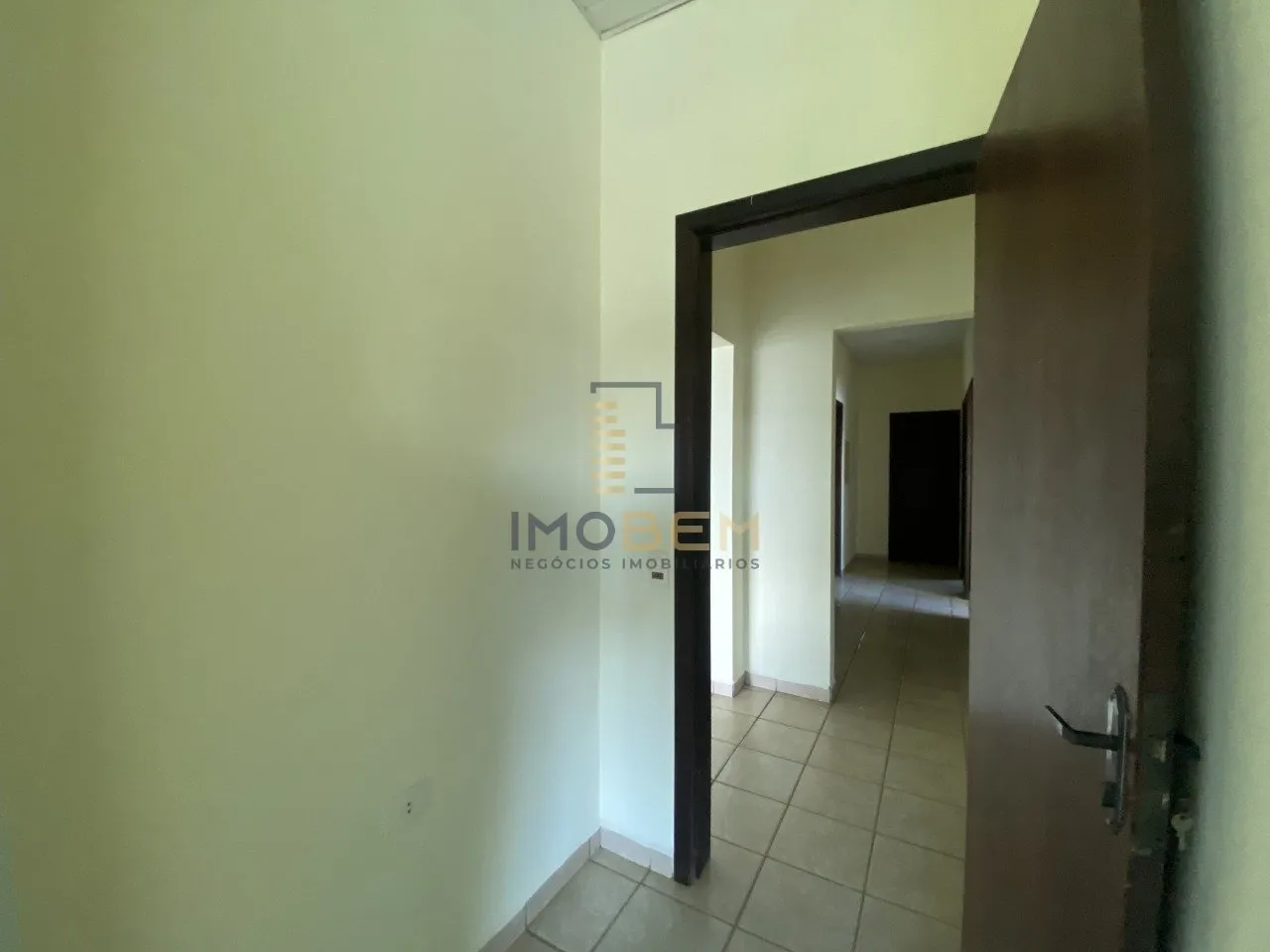 Imagem Excelente espaço de coworking disponível para alugar no Setor Comercial de Sinop. 

Com uma área ...