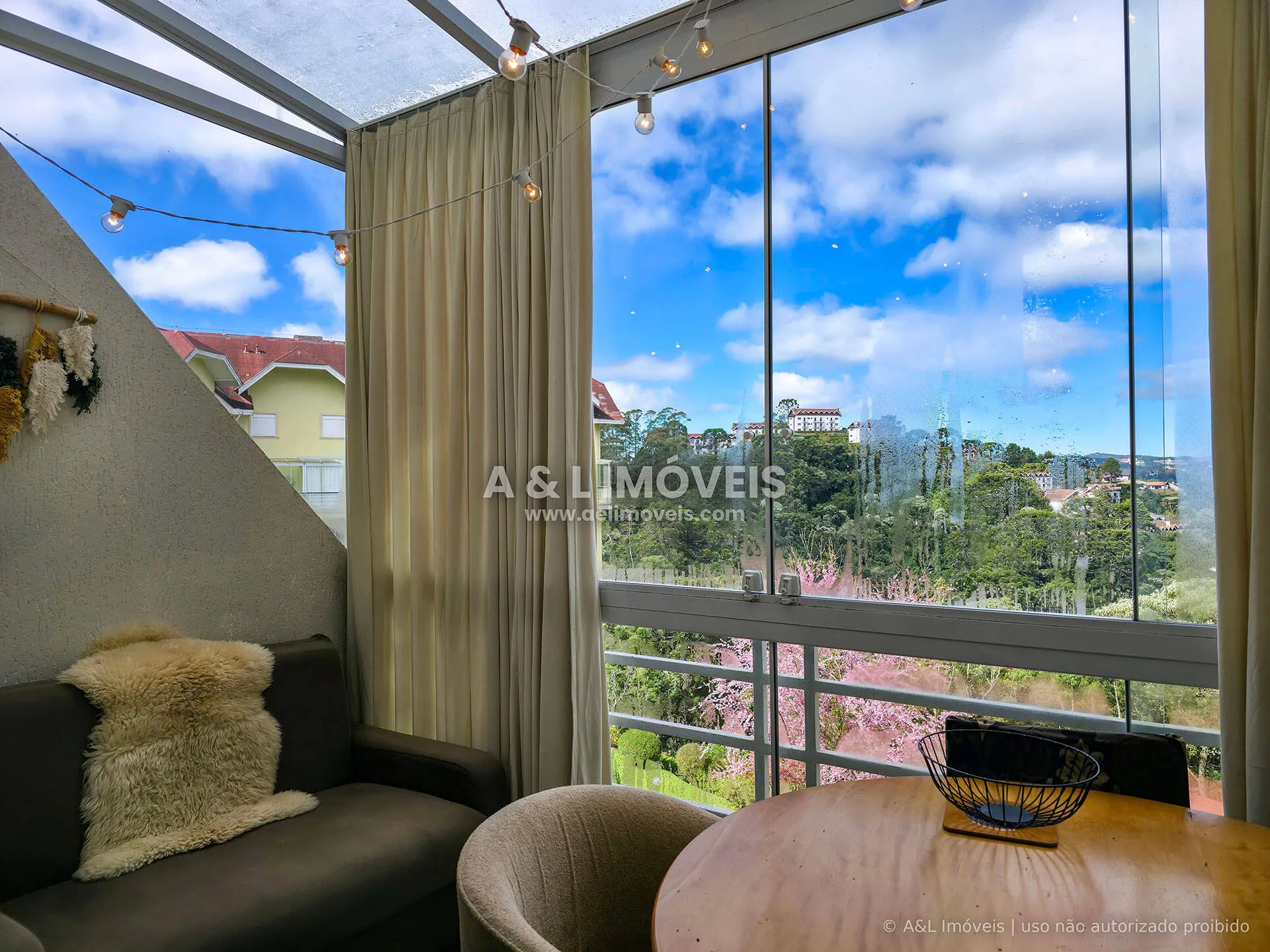 Imagem Duplex à venda na Vila Floresta | Lareira e vista para as montanhas