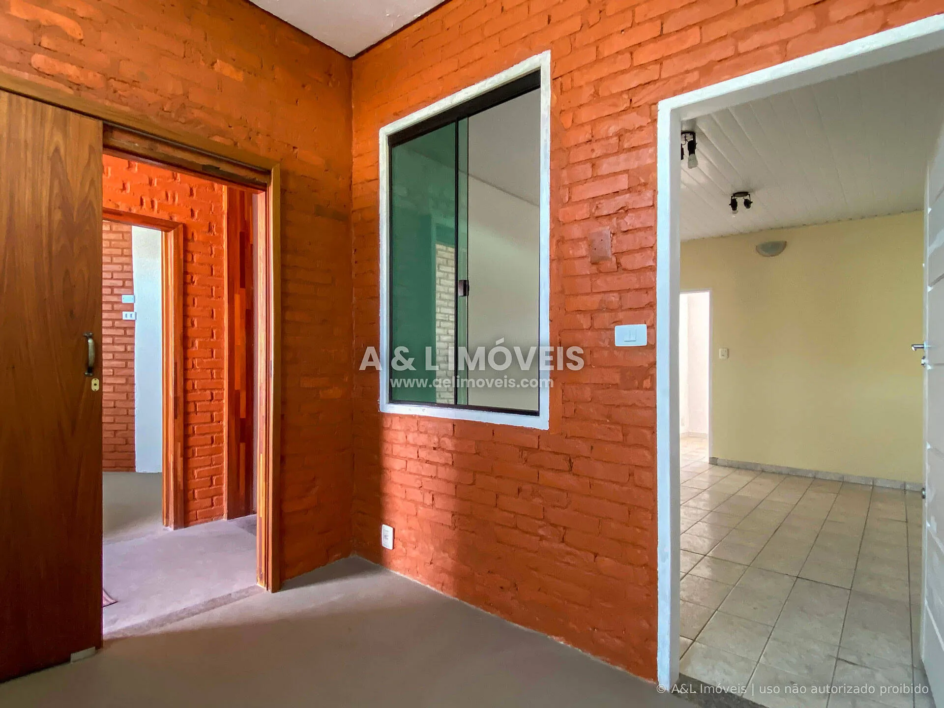 Imagem Ponto comercial à venda no Centro de Taubaté com 11 salas