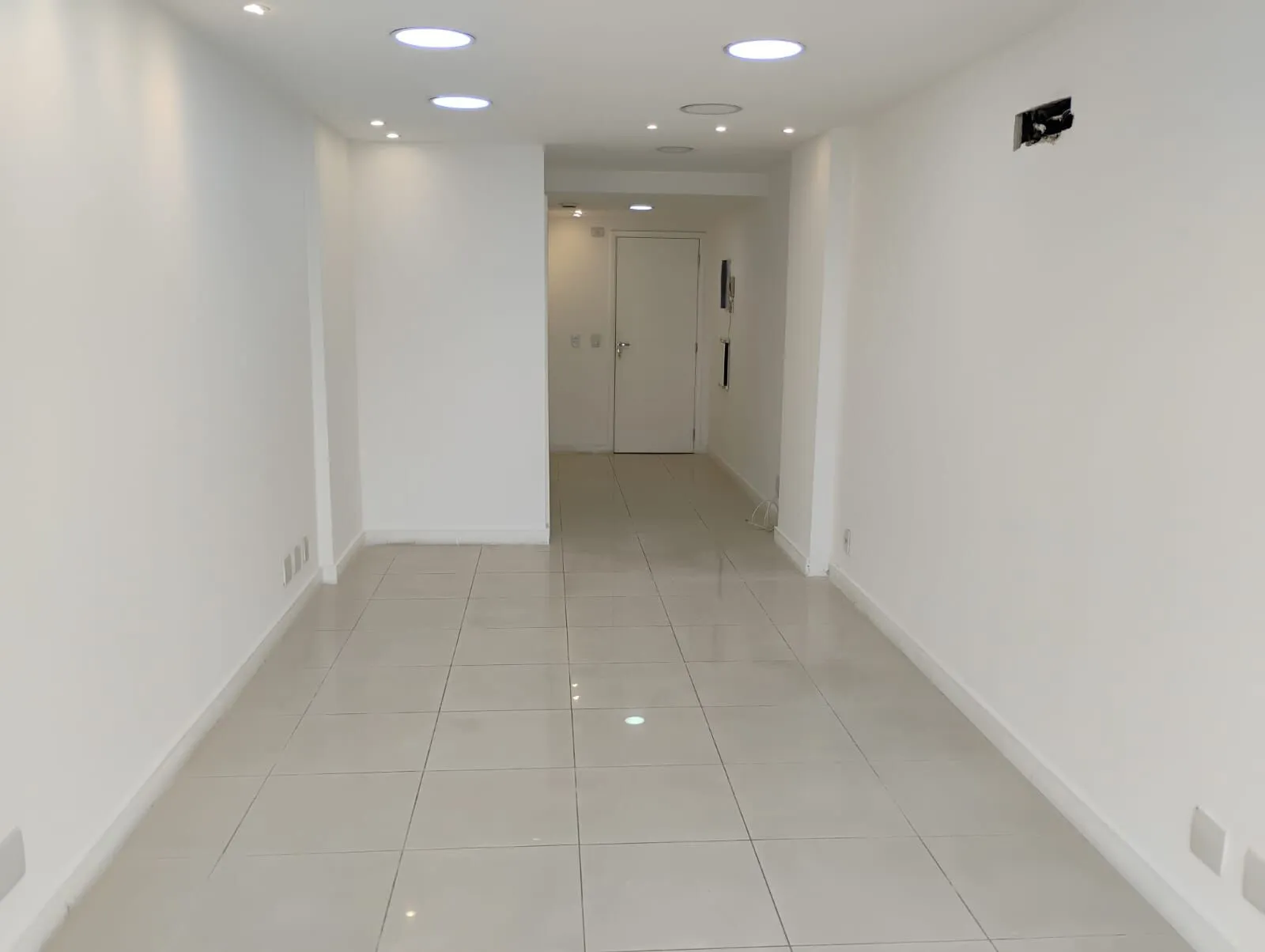 Imagem Sala comercial à venda no bairro Taquara em Rio de Janeiro/RJ