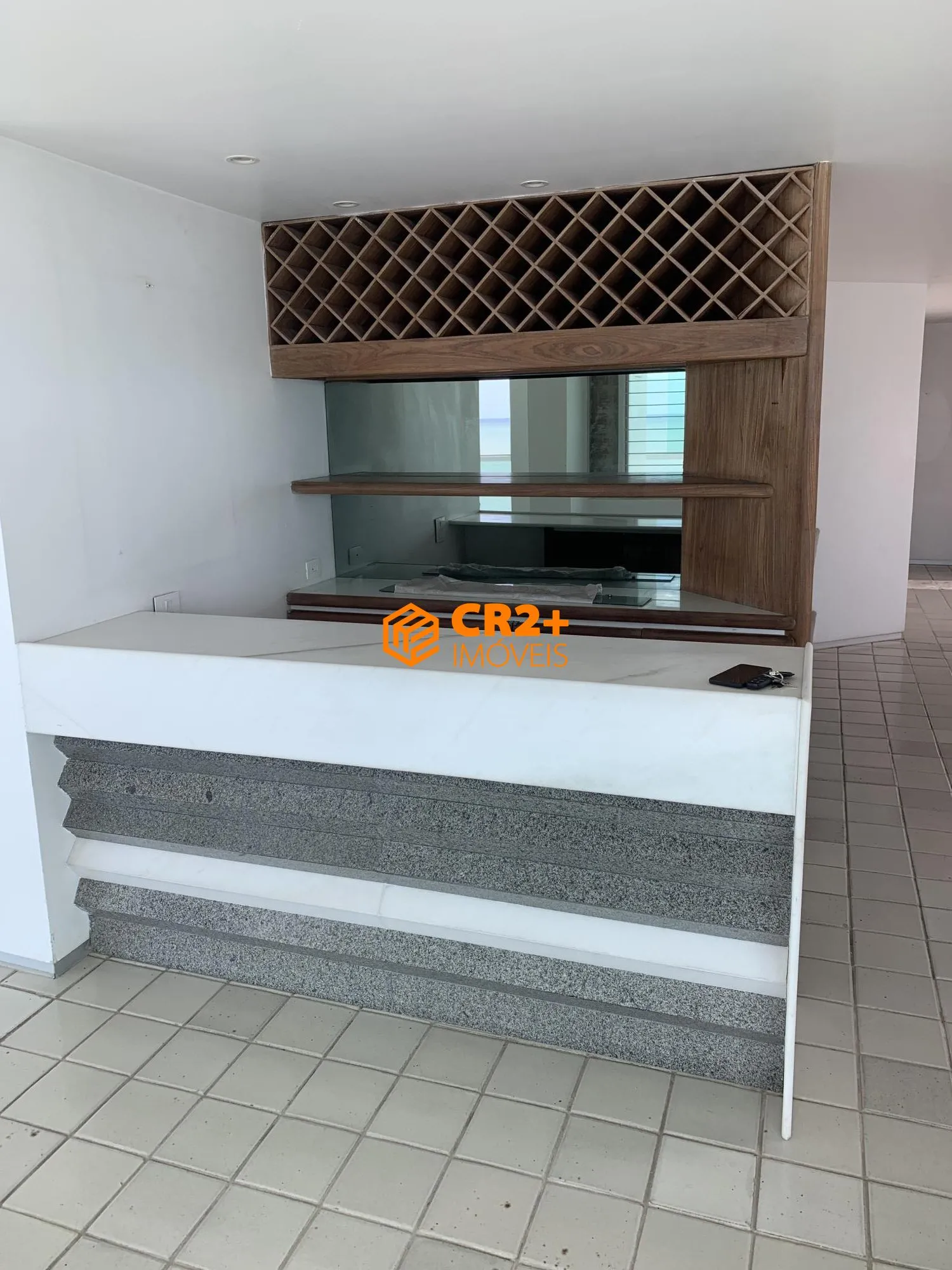 Imagem Vendo Apartamento com 277m2, 4QTOS, 2 Suítes sendo uma master.