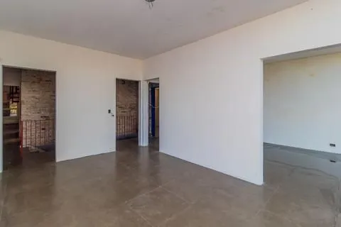 Imagem Oportunidade Única: Casa para Fins Residencial ou Comercial em Local Estratégico!