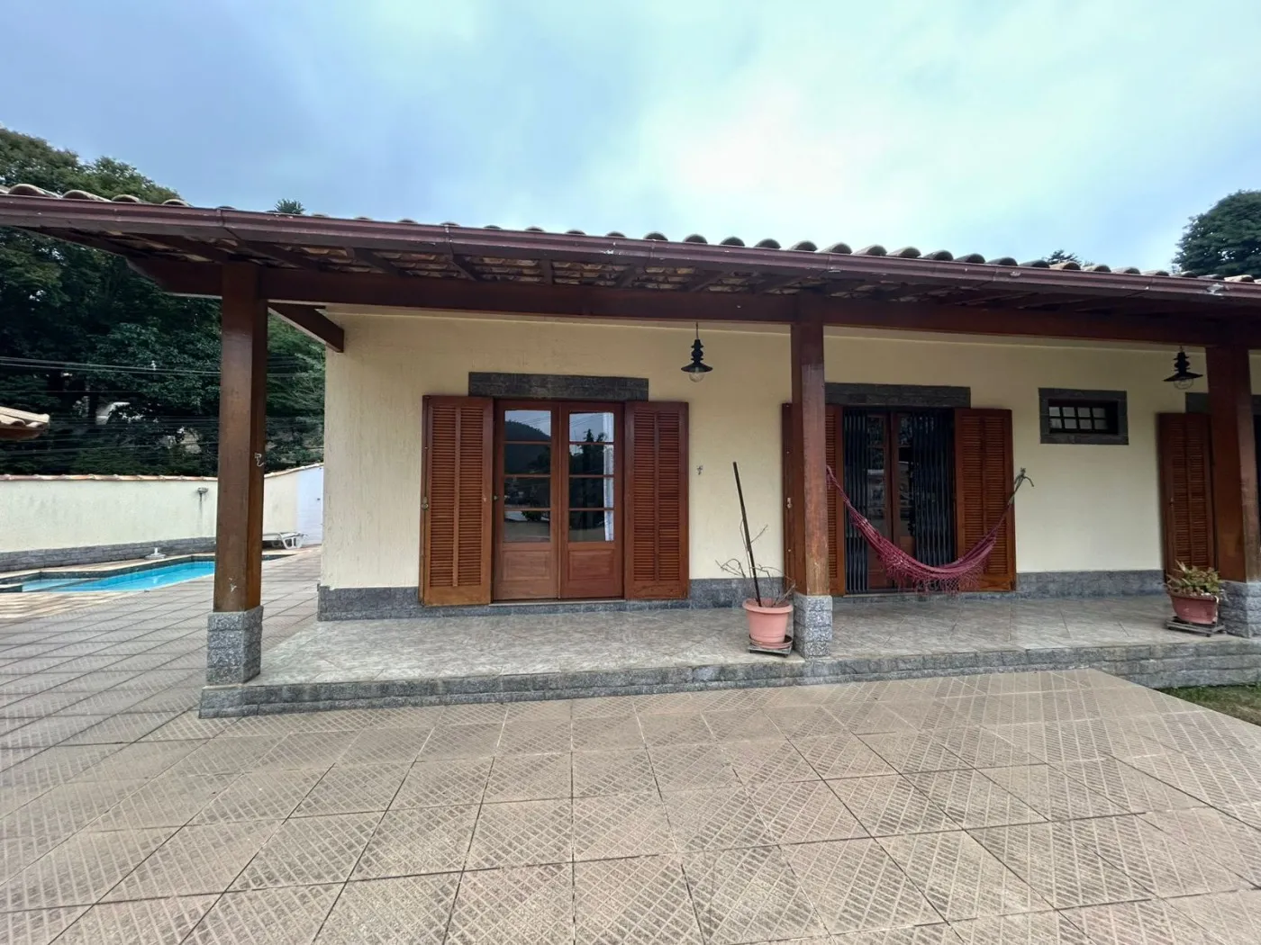Imagem Casa para Venda em Petrópolis / RJ no bairro Nogueira