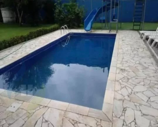 Imagem Casa de 7 dormitórios, 4 suíte, 6 banheiros e 2 vagas, com 327,695m² construída e 1.047,75m² total em Centervalle, Bertioga