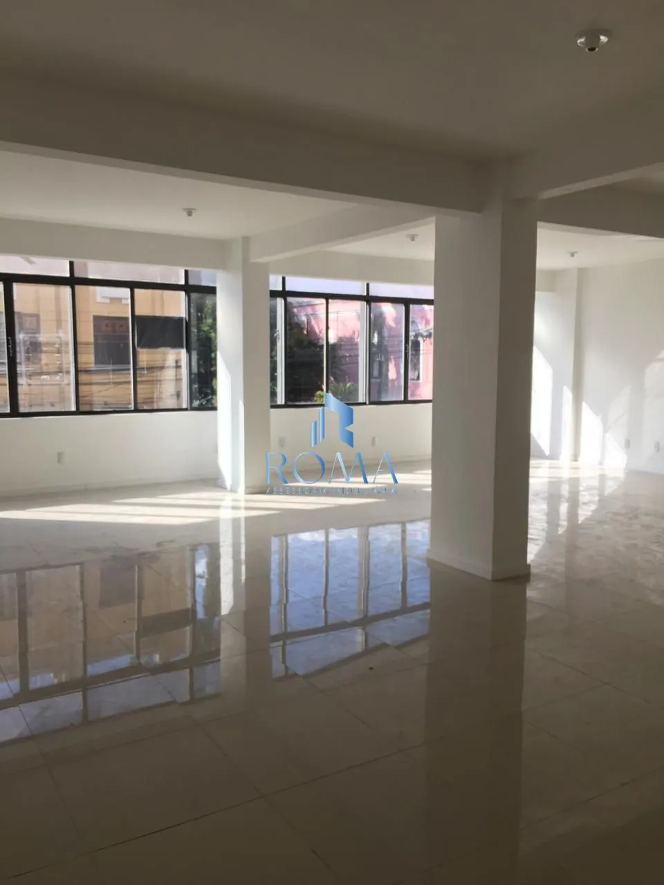 Imagem Se você procura uma sala comercial, ampla, para o seu negócio, temos uma ótima o