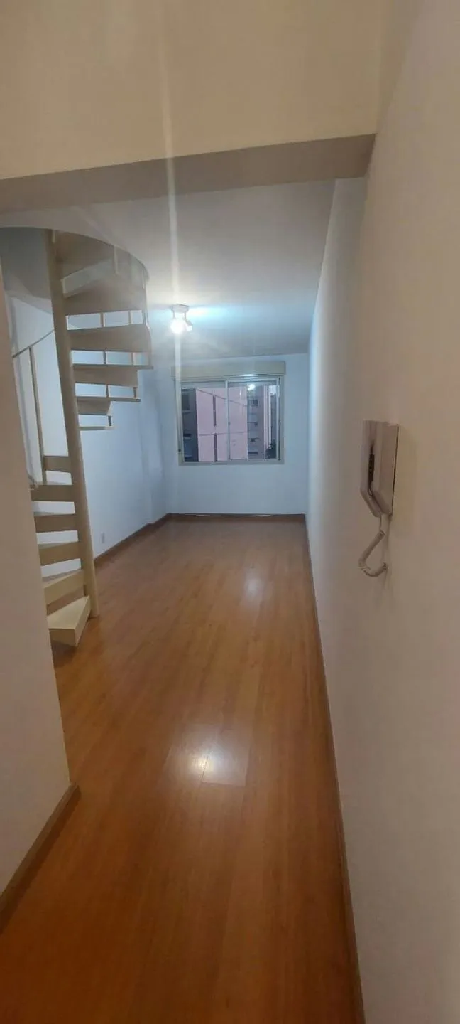 Imagem Cobertura com 2 quartos e 84m² à venda em Centro Histórico, Porto Alegre.