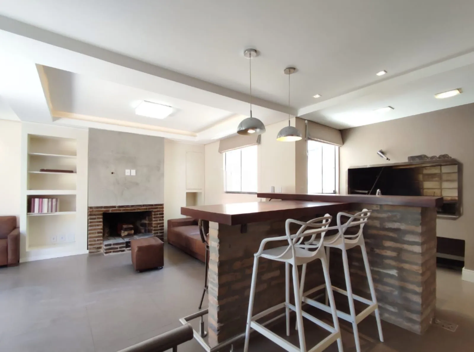 Imagem Cobertura Duplex Reformada com 115m² no Bairro Auxiliadora