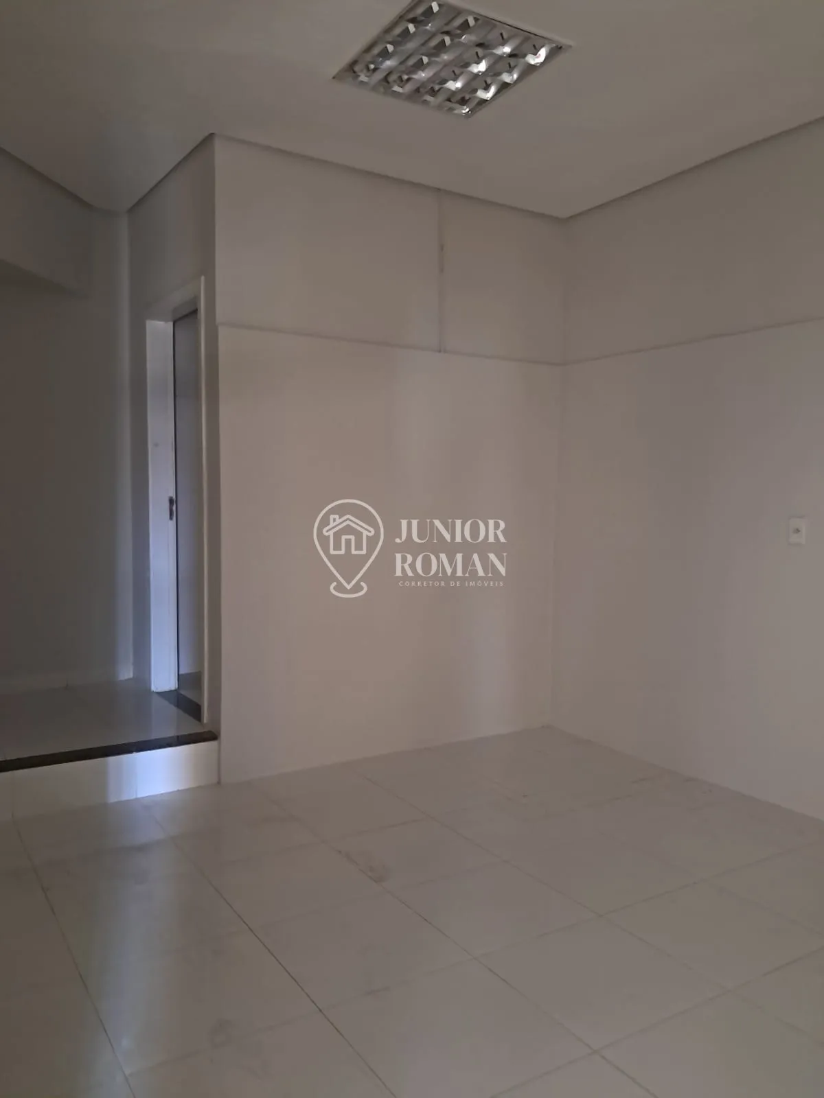 Imagem VENDO PONTO COMERCIAL NO CENTRO DE BARREIRAS/BA - EM FRENTE A PRAÇA DO CAIS