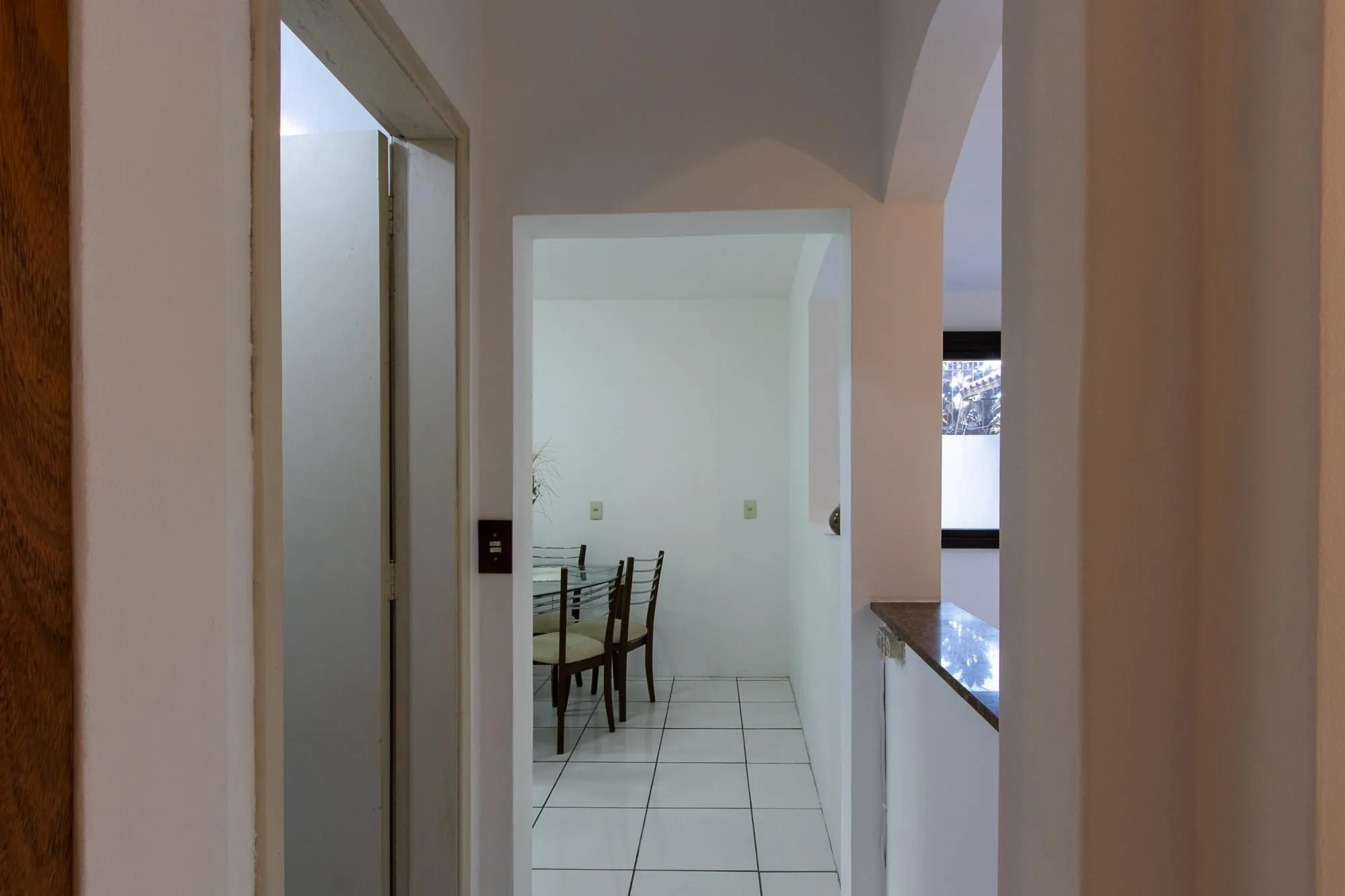 Imagem Casa de condomínio, 3 dormitórios, 1 suíte, 1 vaga coberta, no bairro Cristal.