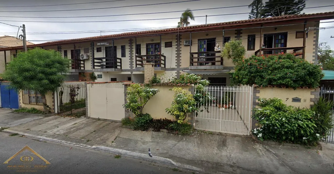 Imagem Casa em Condomínio para Venda em Cabo Frio / RJ no bairro Palmeiras