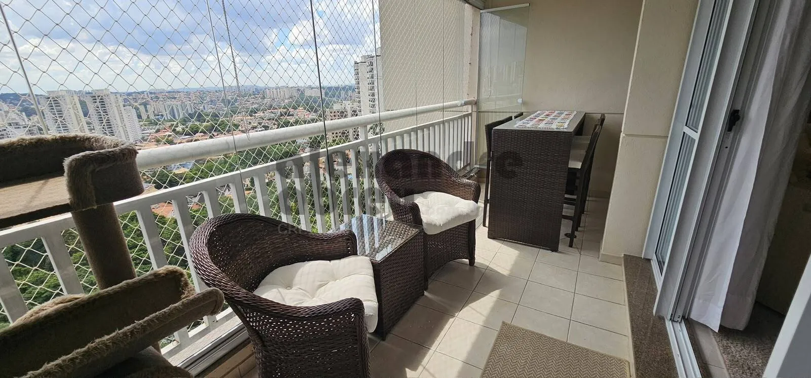 Imagem Apartamento a venda na região do portal do Morumbi, 3 suítes, 2 vagas.