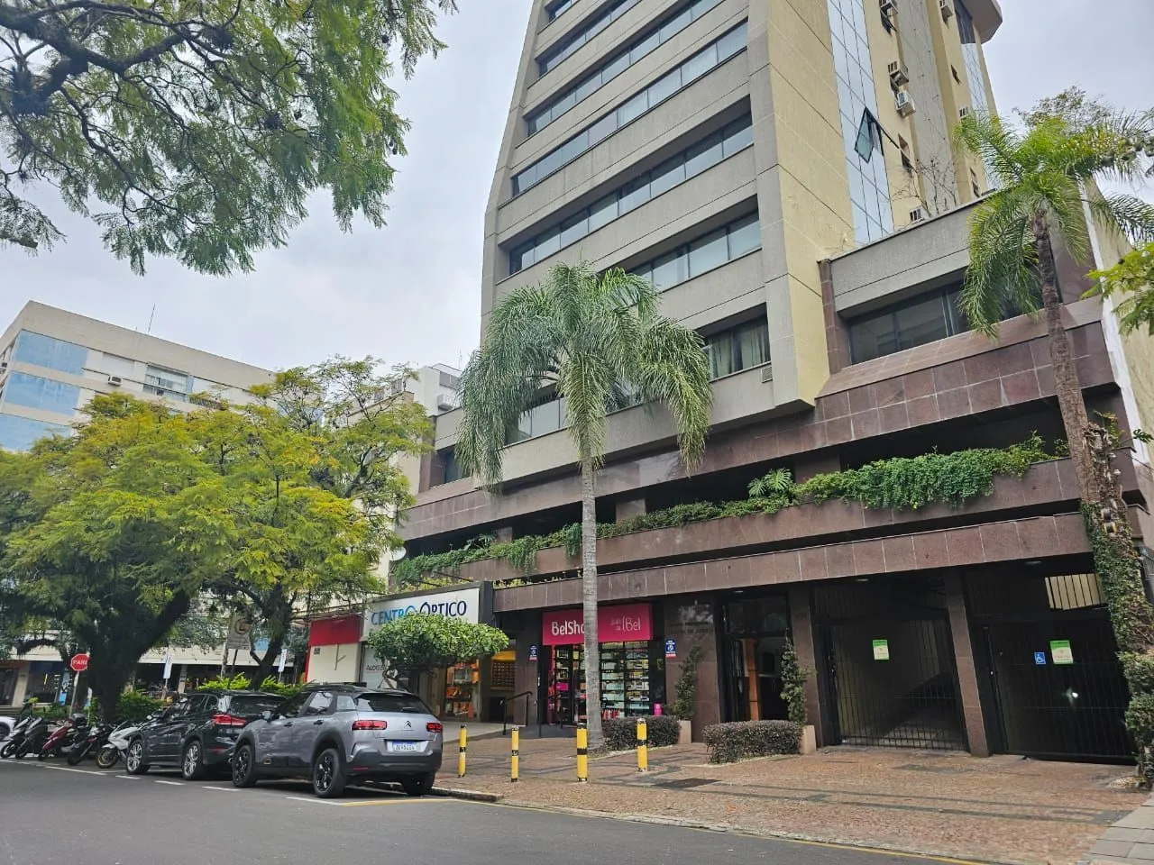 Imagem Sala comercial a 1 quadra do Parcão