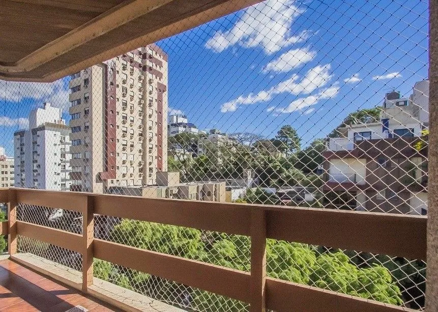 Imagem Vende-se cobertura com 3 quartos (1 suíte), 315 m², 2 vagas - Bela Vista
