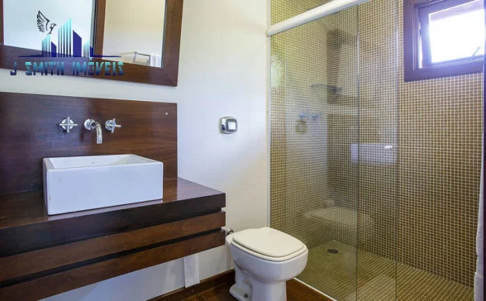 Imagem MANSÃO ESPETACULAR, COM VISTA PRO CAMPO DE GOLF. PISCINA,ADEGA, 9 SALAS.