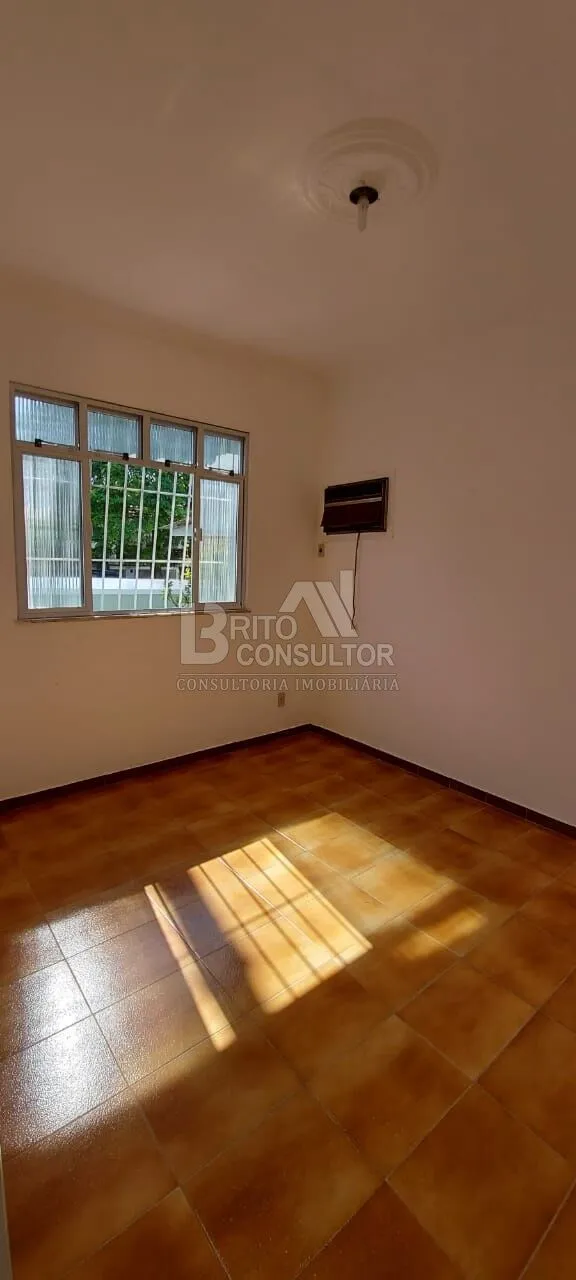 Imagem Casa Linear à Venda com 3 Quartos, Garagem e Quintal, 360m², Nova Cidade - São Gonçalo/RJ