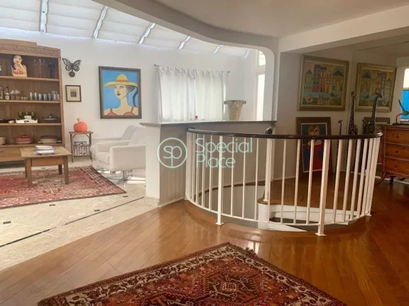 Imagem Cobertura duplex com 357m² na Vila Nova Conceição, próximo à Praça Pereira Coutinho. No primei...