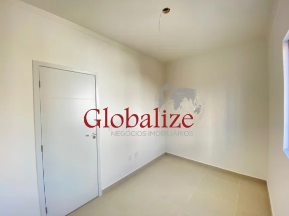 Imagem Casa com 2 quartos, sendo 1 suíte, Vaga de garagem pra carro e moto por R$ 649.000,00