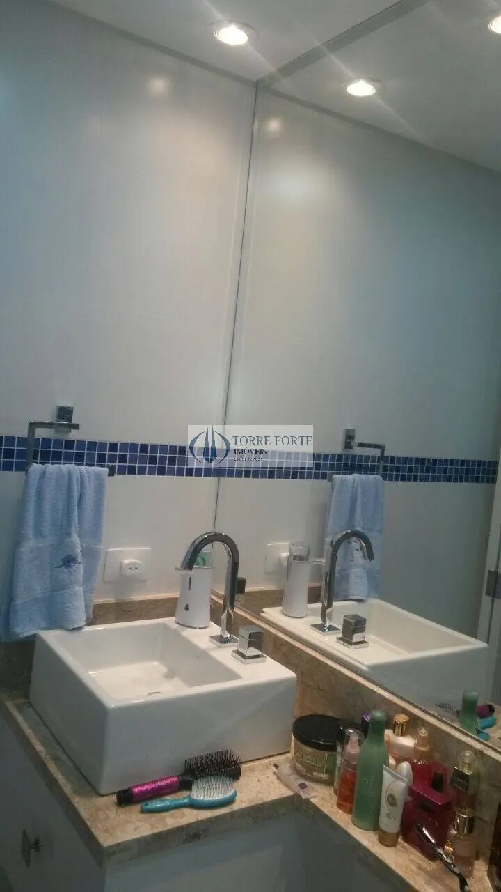 Imagem Lindo apartamento 2 dormitórios, 1 vaga ao lado da CPTM linha 11