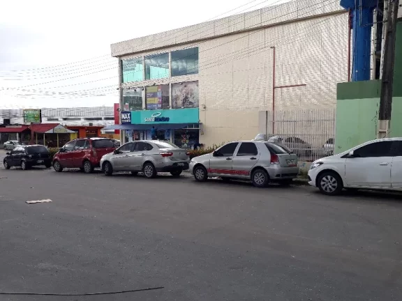 Imagem Excelente Terreno no bairro Parque 10, perto de padaria , de supermercado e da via principal