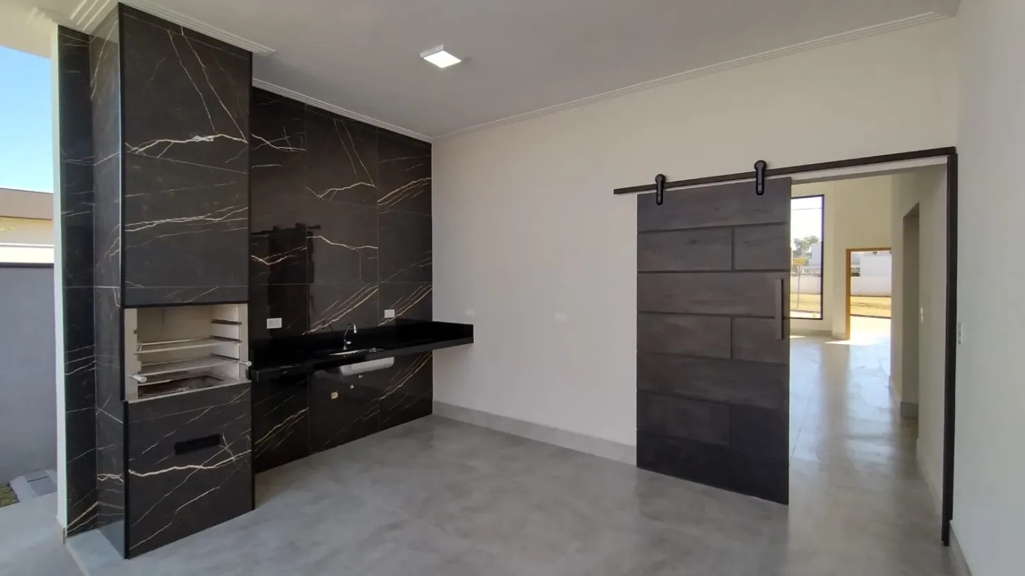 Foto do imóvel Casa à venda 3 Quartos, 1 Suite, 4 Vagas, 300M², Bairro do Grama, Caçapava - SP | Condomínio Terras do Vale