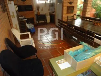 Imagem Casa para Venda - 330m², 4 dormitórios, 2 vagas - Glória