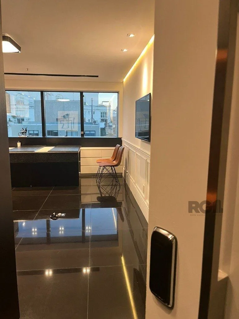 Imagem Prestígio e Conforto: Sala Comercial c/ Vaga no Moinhos de Vento