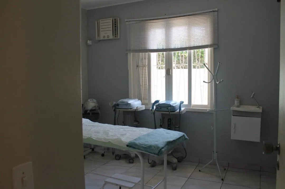 Imagem Casa para Venda - 221m², 3 dormitórios, sendo 1 suites, 4 vagas - Tristeza